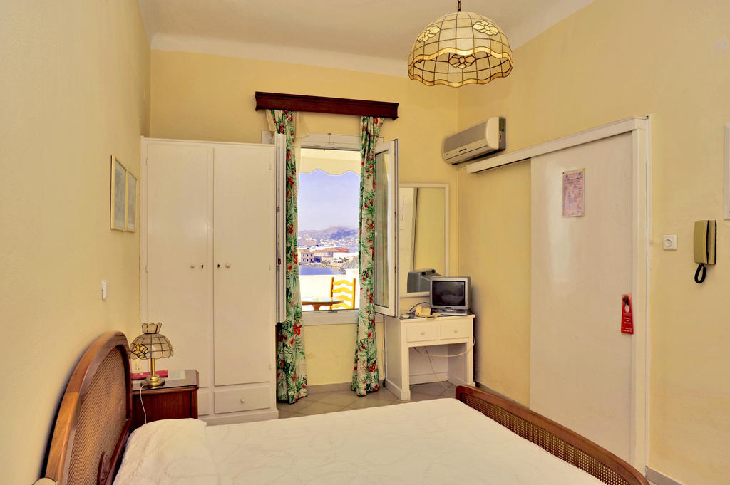 Sea Colours Rooms & Apartments 에르무폴리 객실 사진